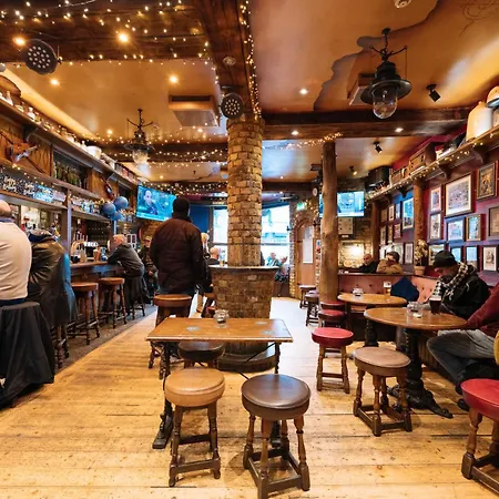 The Crown Pub & Guesthouse London Exterior photo