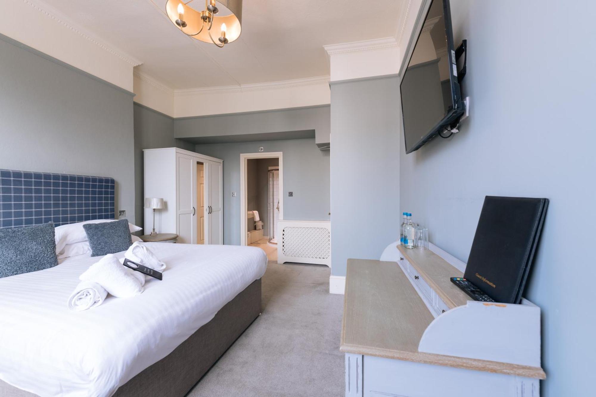 Gasthof The Crown Pub & 4*