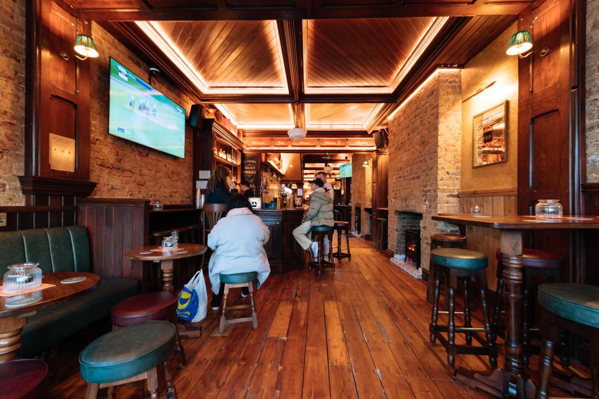 The Crown Pub & Gasthof