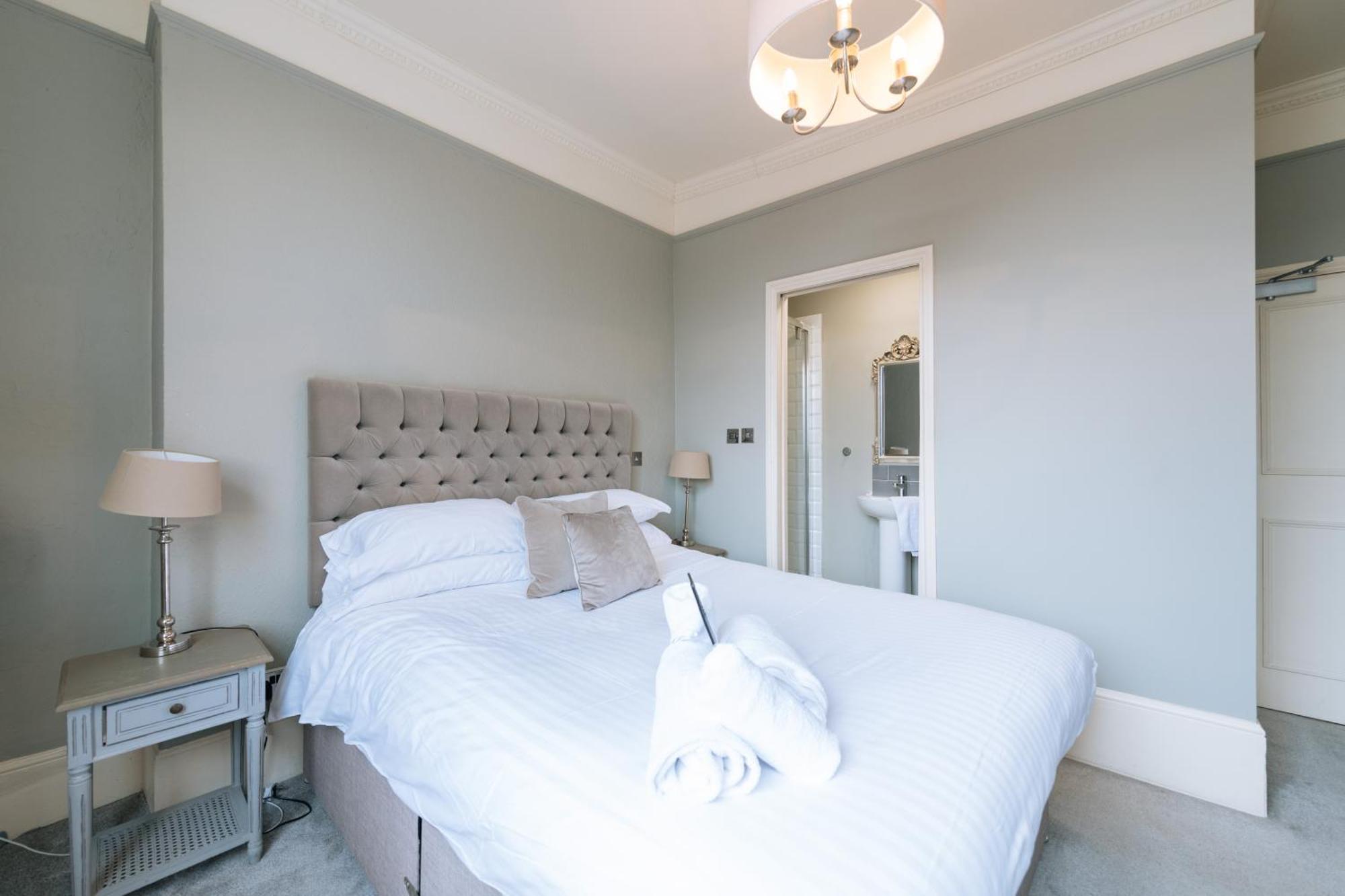 Gasthof The Crown Pub & 4*