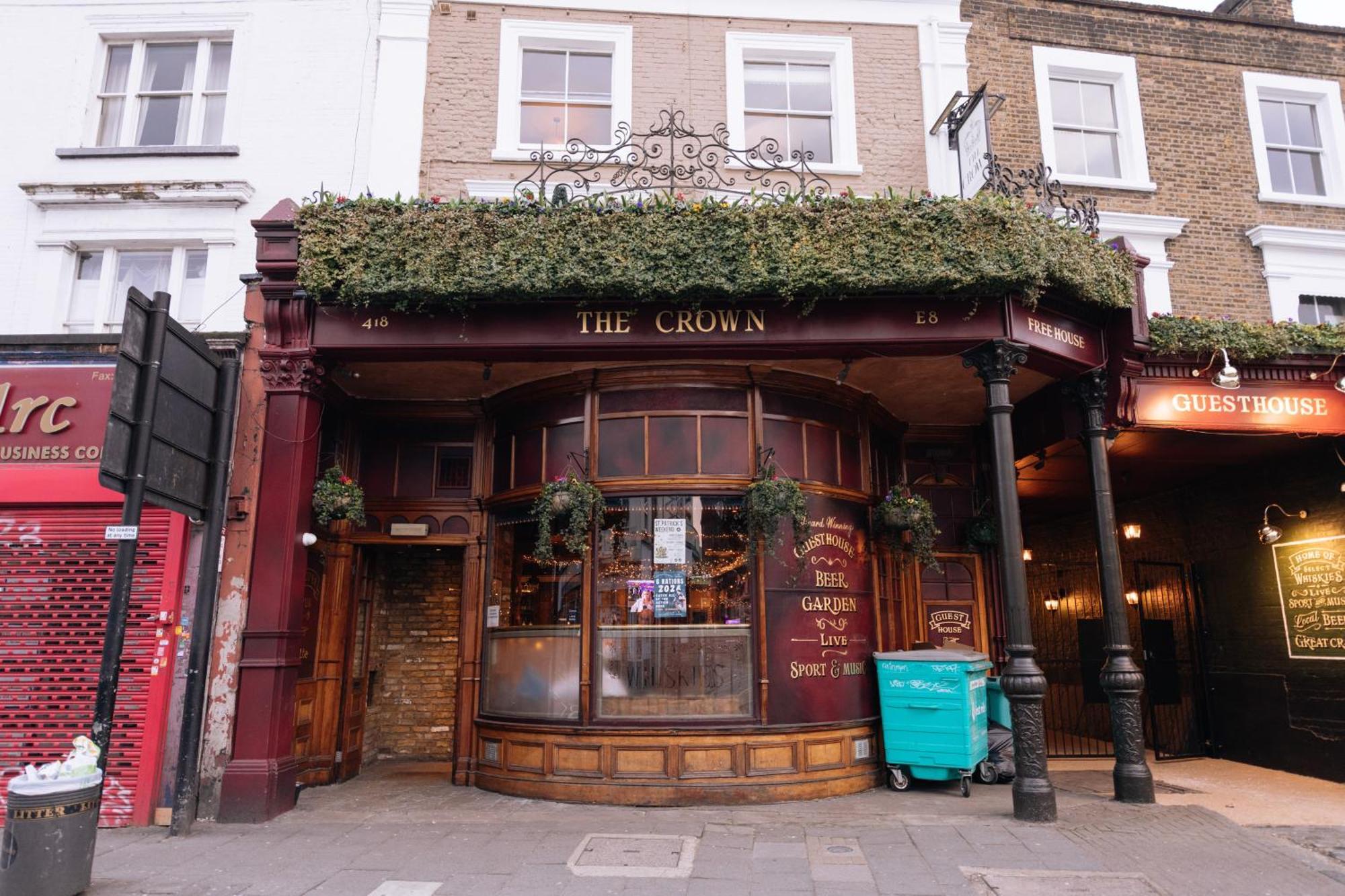 Gasthof The Crown Pub & London