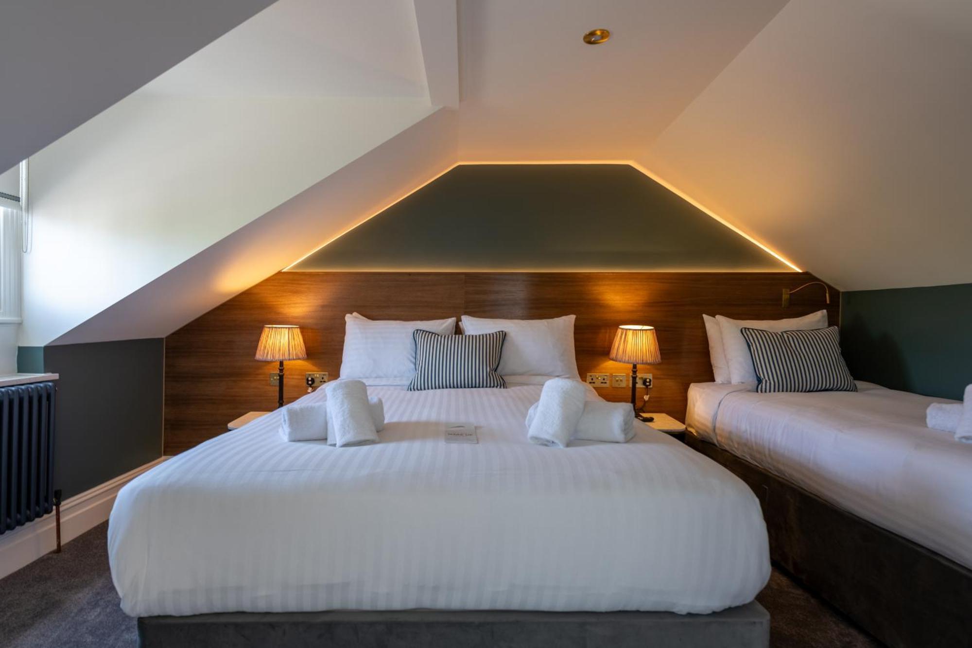 Gasthof The Crown Pub & 4*
